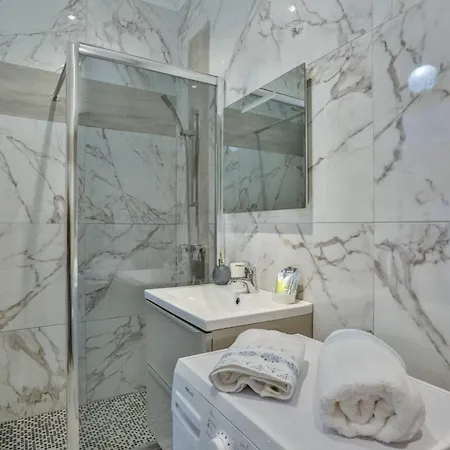 Mari 117 - Center Apartament Nicea